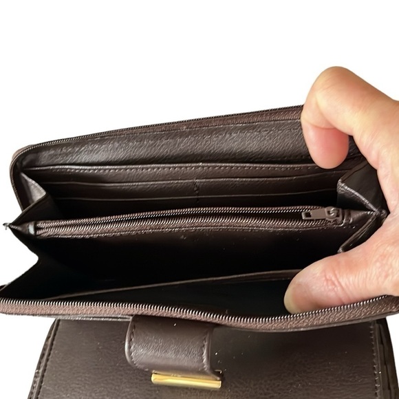 Rolf’s Leather Wallet - Picture 7 of 11